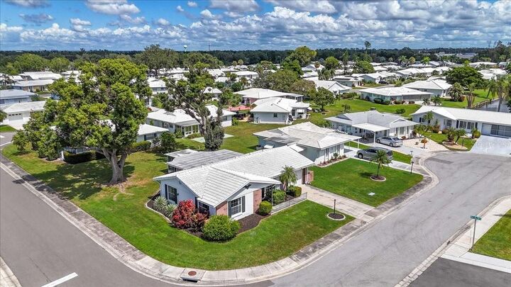 Property Photo:  4003 Joyce Drive  FL 34208 