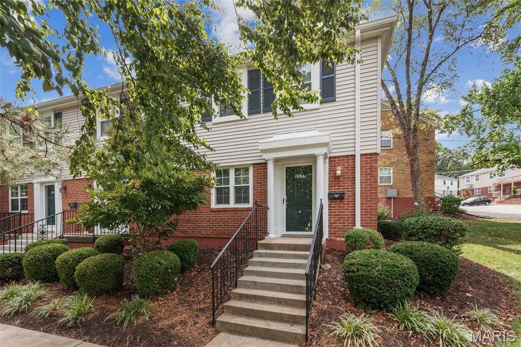 Property Photo:  1508 Swallow Drive  MO 63144 