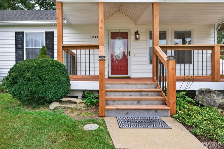 Property Photo: 11342 De Runtz Avenue MO 63043