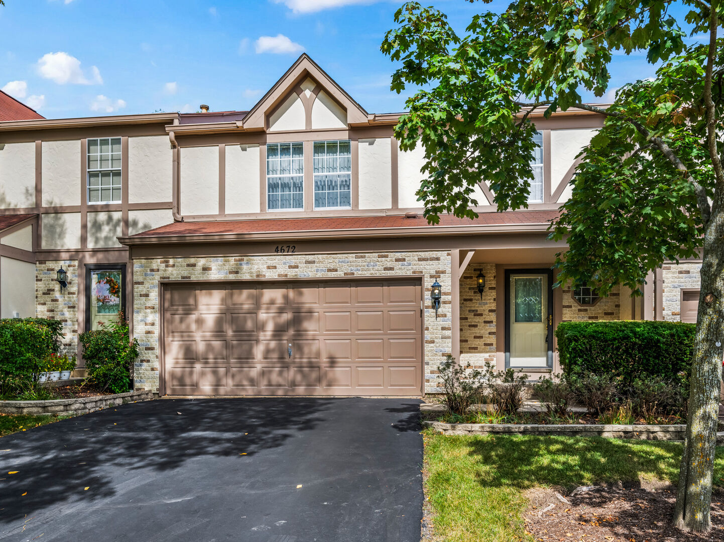 Property Photo:  4672 N Sapphire Drive  IL 60192 