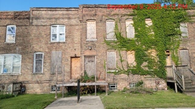 Property Photo:  10734 S Langley Avenue  IL 60628 