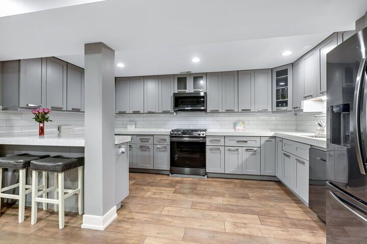 Property Photo: 443 E 45th Place 1 IL 60653
