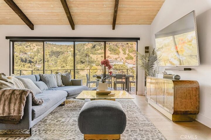 Property Photo: 2522 Zorada Drive CA 90046