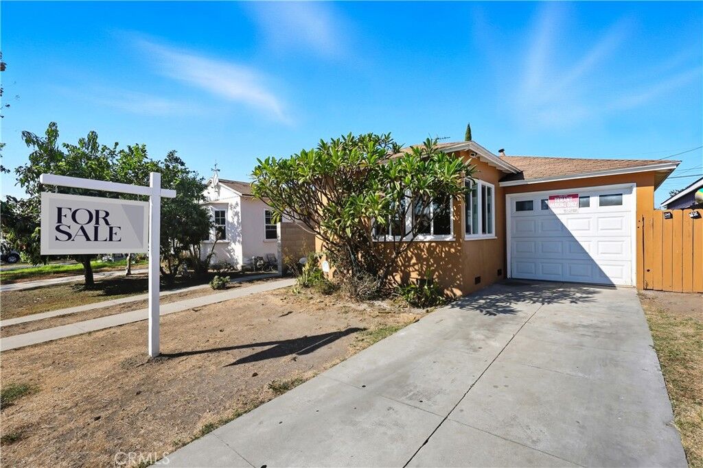 Property Photo:  9219 Alexander  CA 90280 