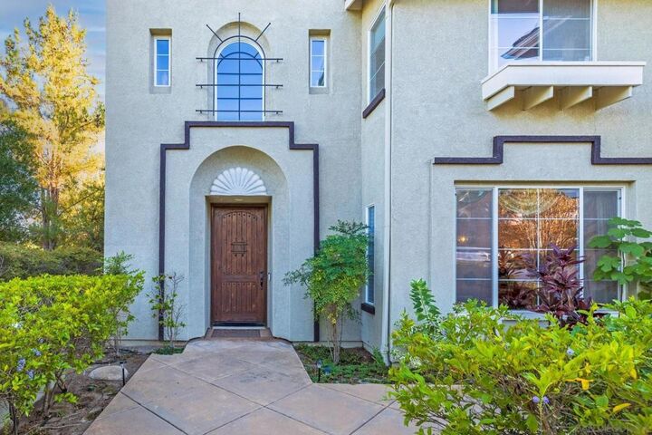 Property Photo:  2124 Pamplona Ct  CA 92025 