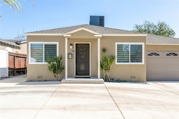Property Photo:  11836 Rialto  CA 91352 