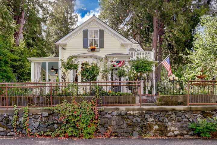 134 Boulder Street  Nevada City CA 95959 photo