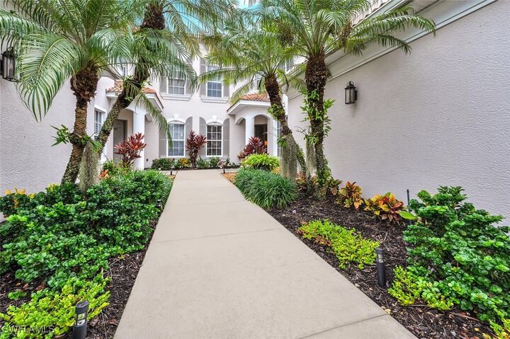 Property Photo:  4760 Shinnecock Hills Court 102  FL 34112 