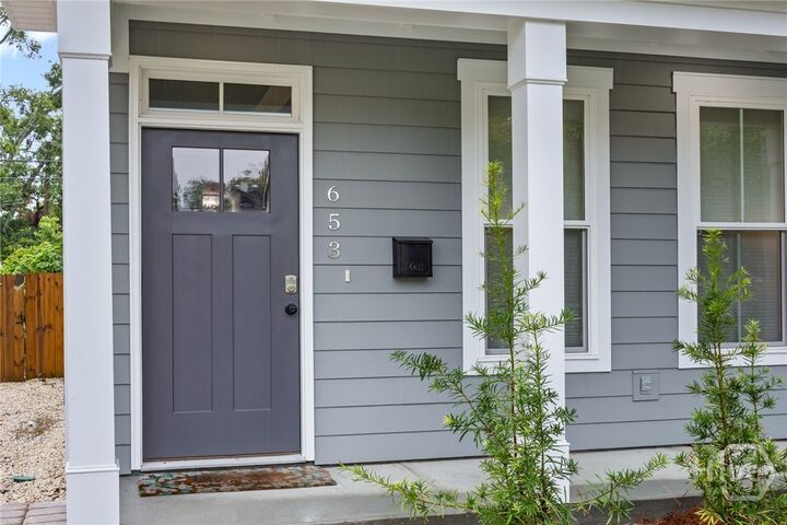 Property Photo:  653 Seiler Avenue  GA 31401 