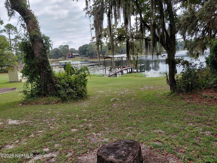 Property Photo:  113 Lake Como Point Road  FL 32181 