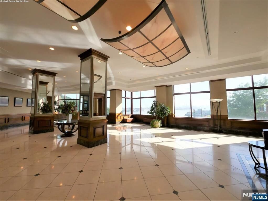 Property Photo:  100 Old Palisade Road 2411  NJ 07024 