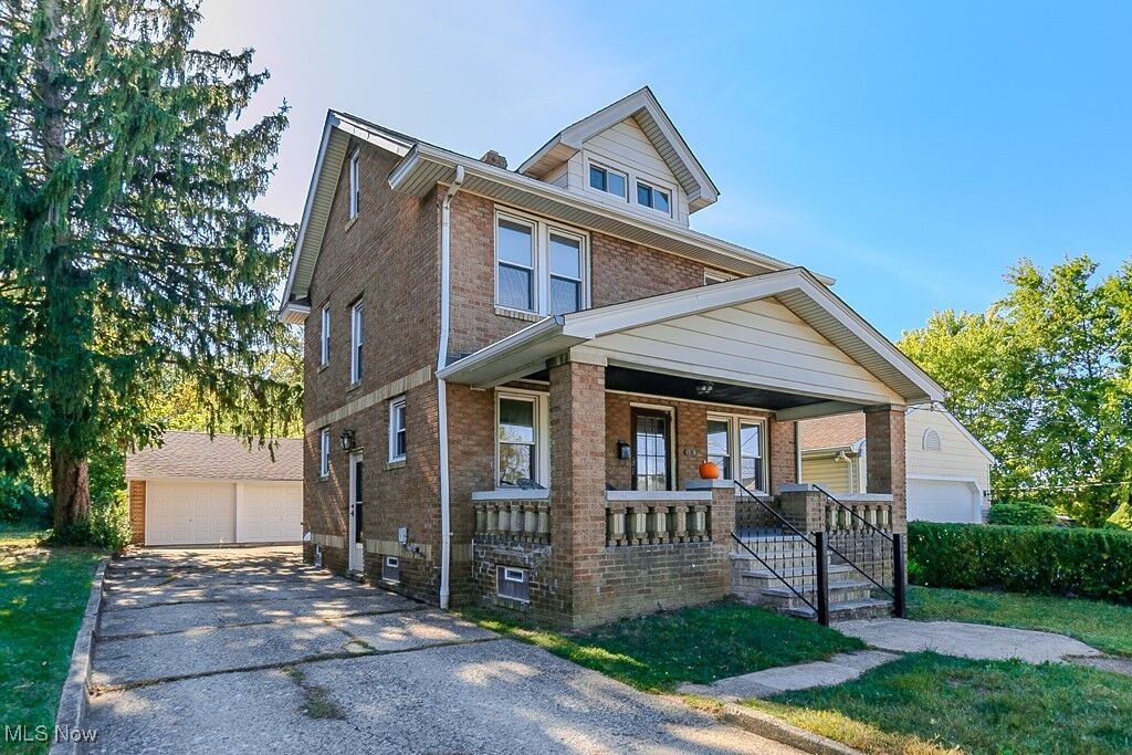 Property Photo: 1526 E 298th Street OH 44092