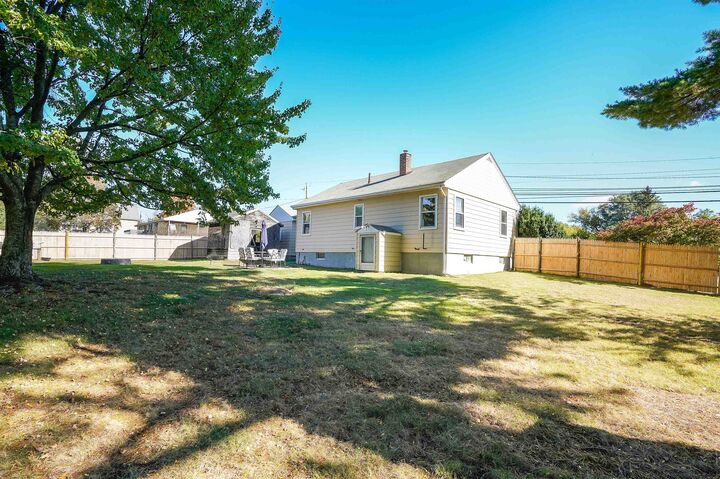 Property Photo:  275 S Mammoth Road  NH 03109 