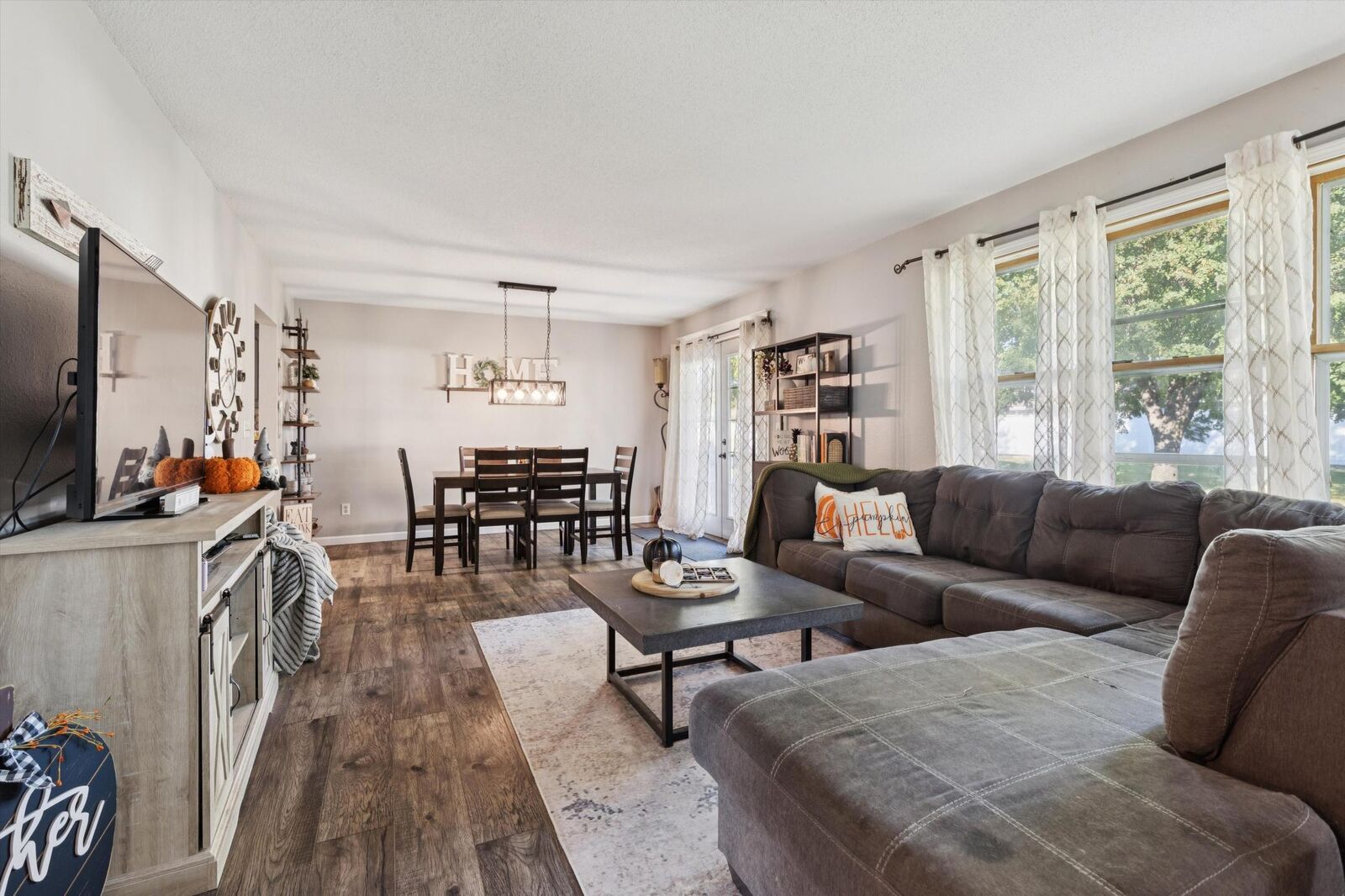 Property Photo: 609 E Welco Drive MN 56069