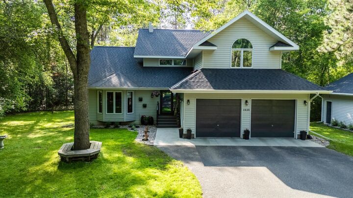 Property Photo:  1925 Chippewa Drive NE  MN 56601 