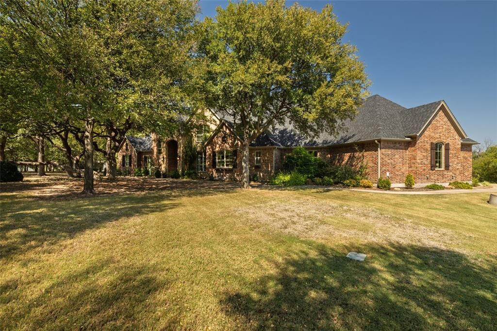 Photo de la propriété: 201 N Oakvista Court TX 76008