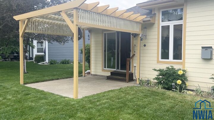 Property Photo:  165 Prairie Bend  SD 57049