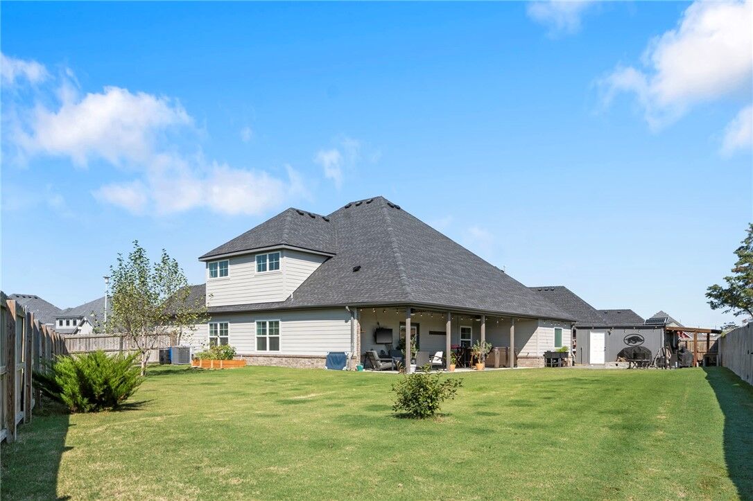 Property Photo:  931 Red Maple Street  AR 72719 