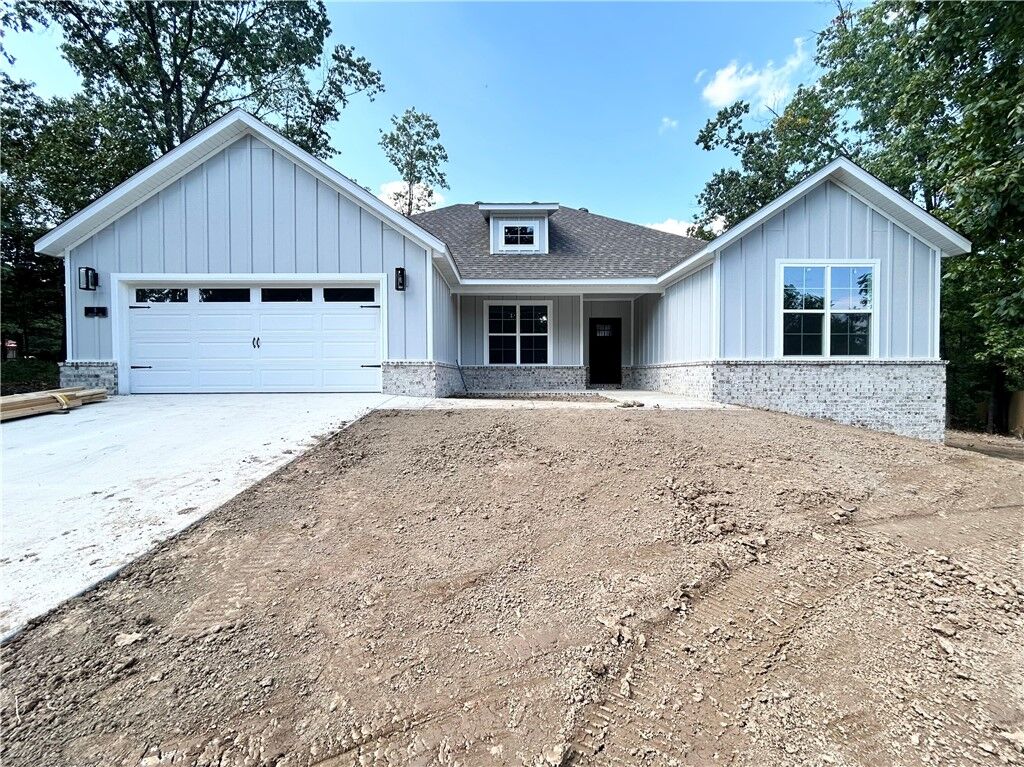 Property Photo:  5 Bayloch Lane  AR 72715 