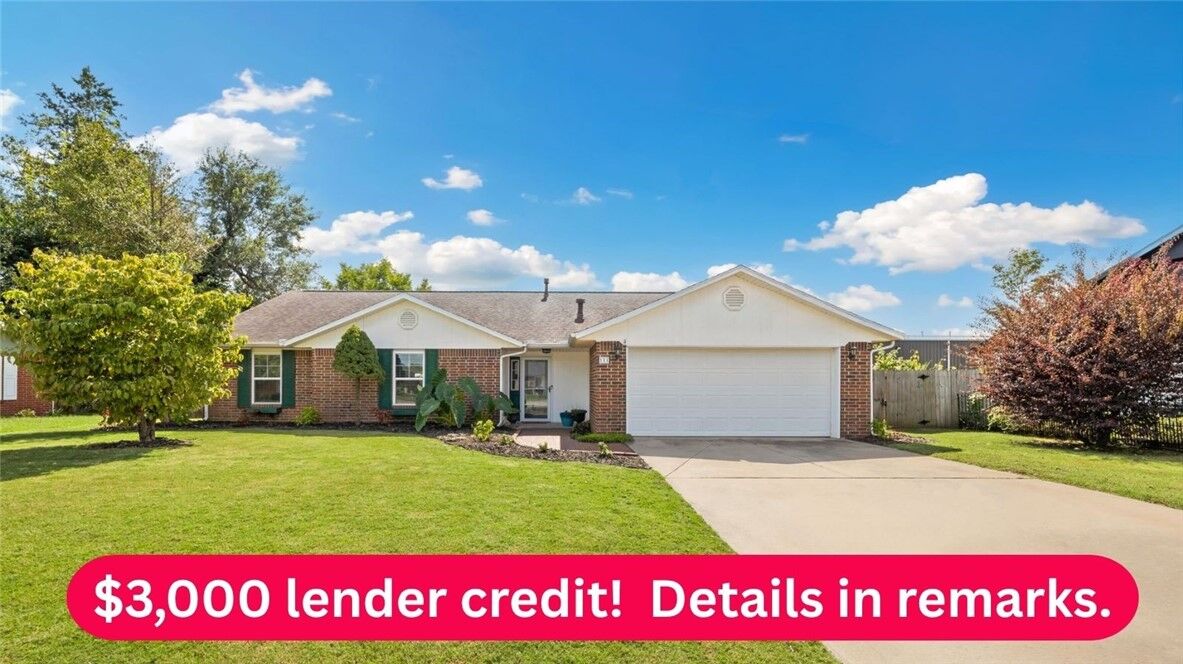 Property Photo:  906 W Geneva  AR 72758 