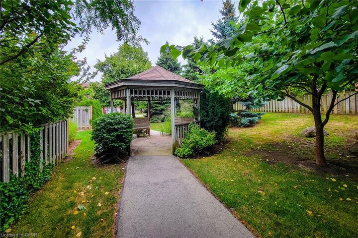 Property Photo:  18 Cedar Street 19  ON L3M 5M7 