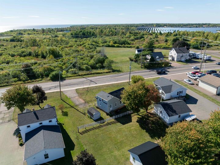 Property Photo:  652 South Drive  PE C1N 3Z7 