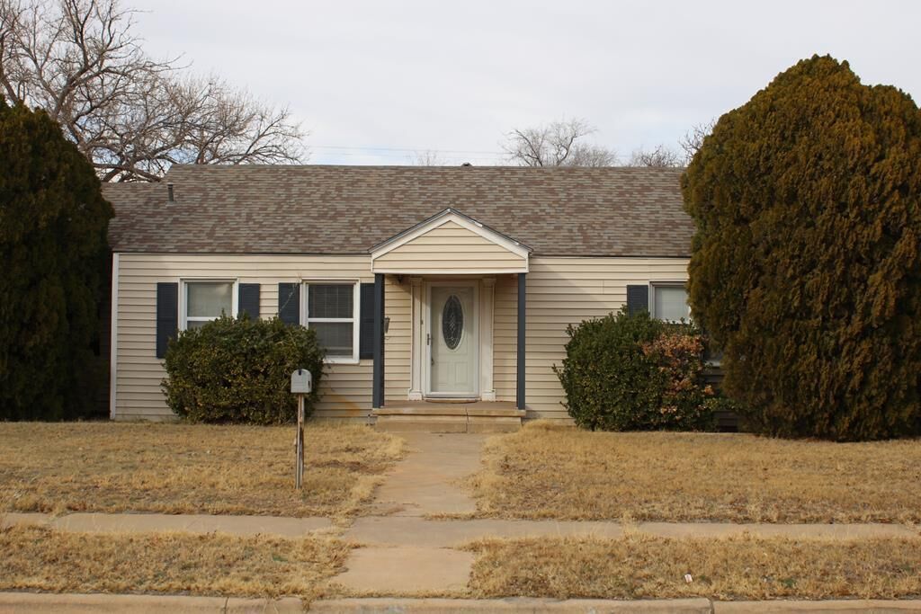 Property Photo: 401 Washington Blvd TX 79720