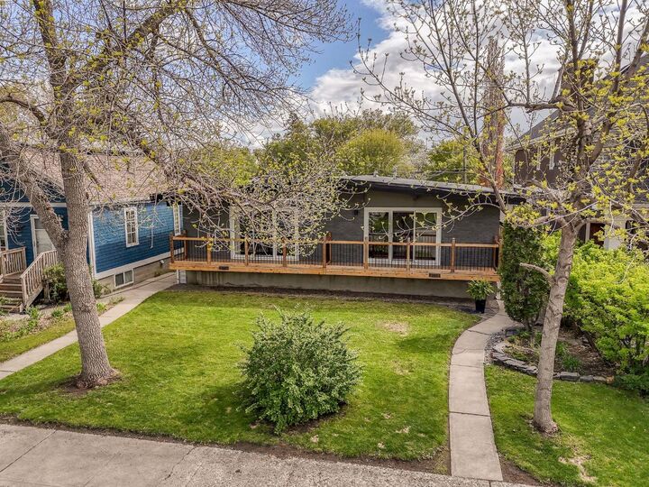 Property Photo:  2333, 2335 6 Avenue NW  AB T2N 0X3 