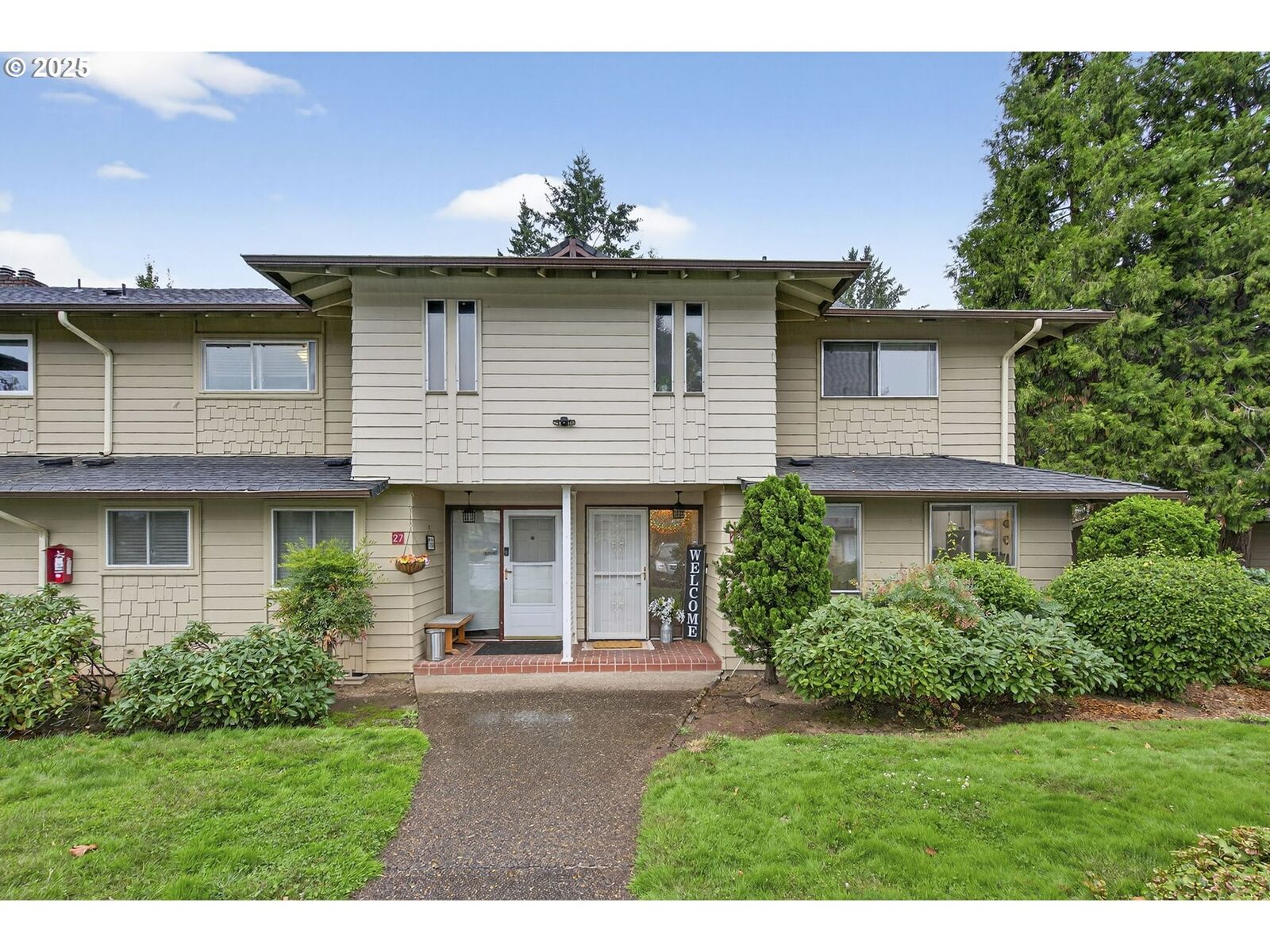 Property Photo: 13600 NE 18th St 28 WA 98684