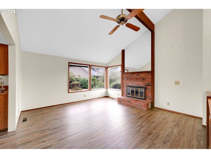 Property Photo:  2622 Erin Way  OR 97408 