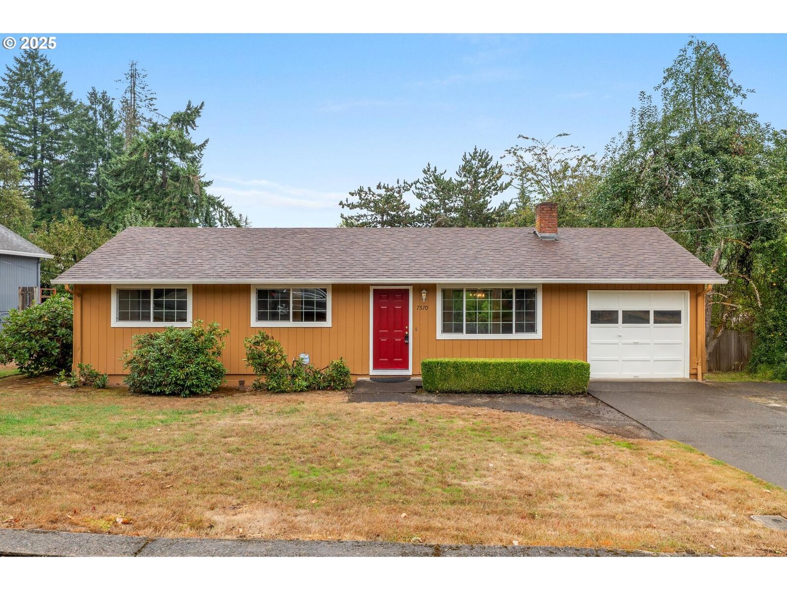 Property Photo:  7570 SW 79th Ave  OR 97223 