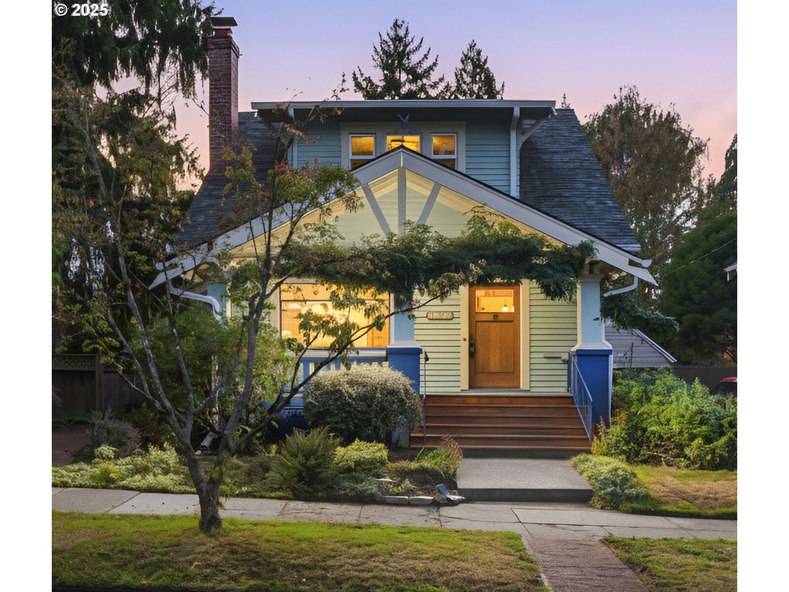 Property Photo:  5847 NE 27th Ave  OR 97211 