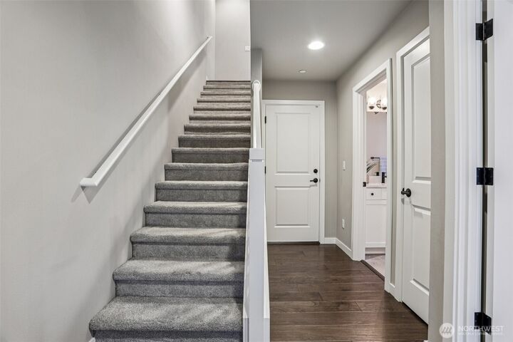 Property Photo:  610  237th Place SE B  WA 98021 