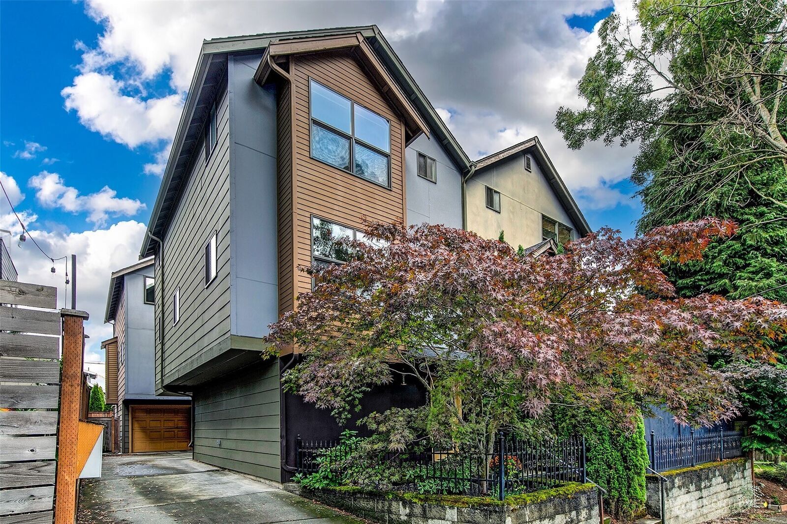 Property Photo:  2508 E Yesler Way A  WA 98122 