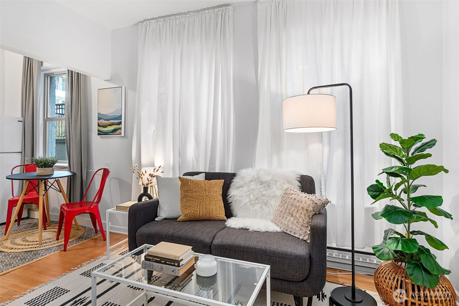 Property Photo:  7  Harrison Street 26  WA 98109 