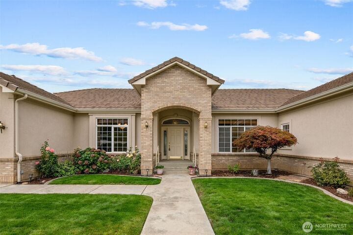 Property Photo:  2330  Enchantment View  WA 98802 