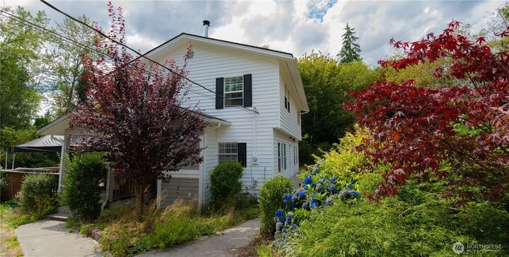 Property Photo:  12018  207th Avenue SE  WA 98290 