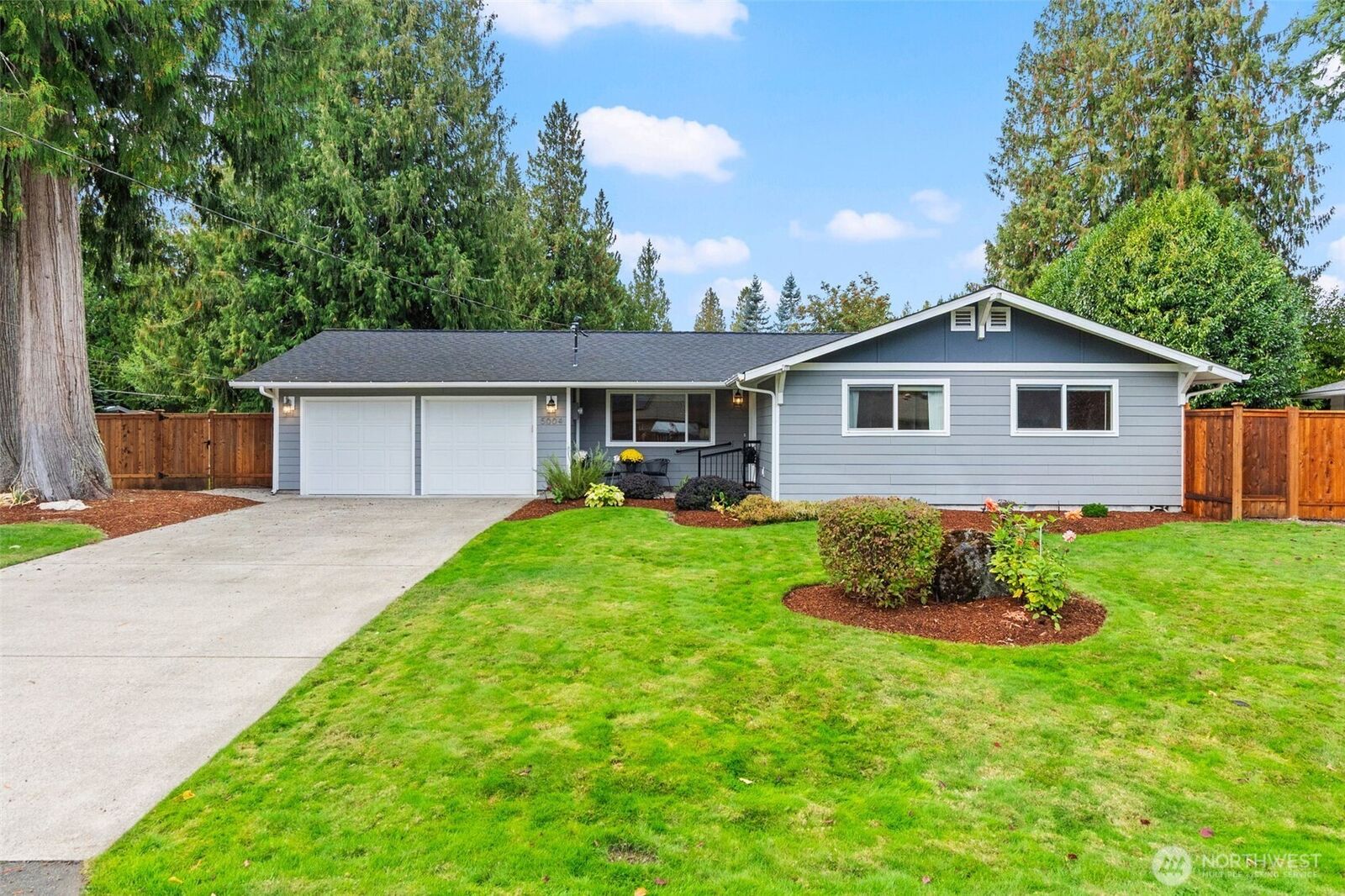 Property Photo:  5004  Brentwood Drive SE  WA 98503 