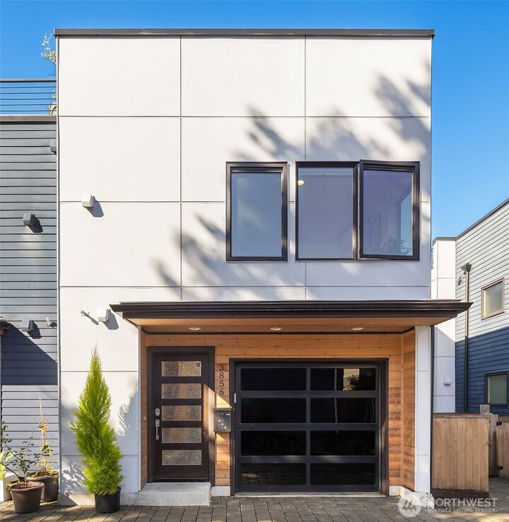 Property Photo:  3856  21st Avenue SW  WA 98106 
