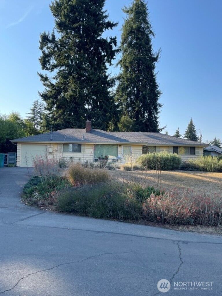 Property Photo:  15541  Palatine Avenue N  WA 98133 