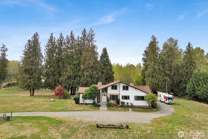 Property Photo:  3999  Deming Road  WA 98247 