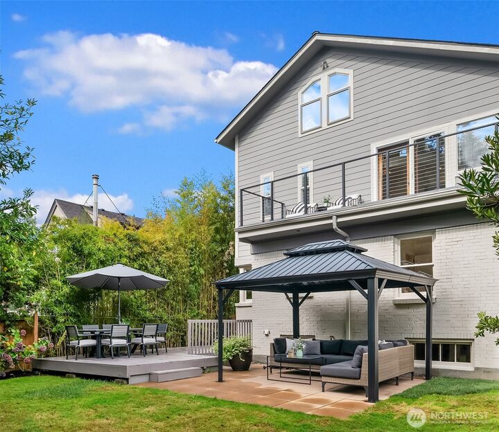 Property Photo:  3309 NW 70th Street  WA 98117 