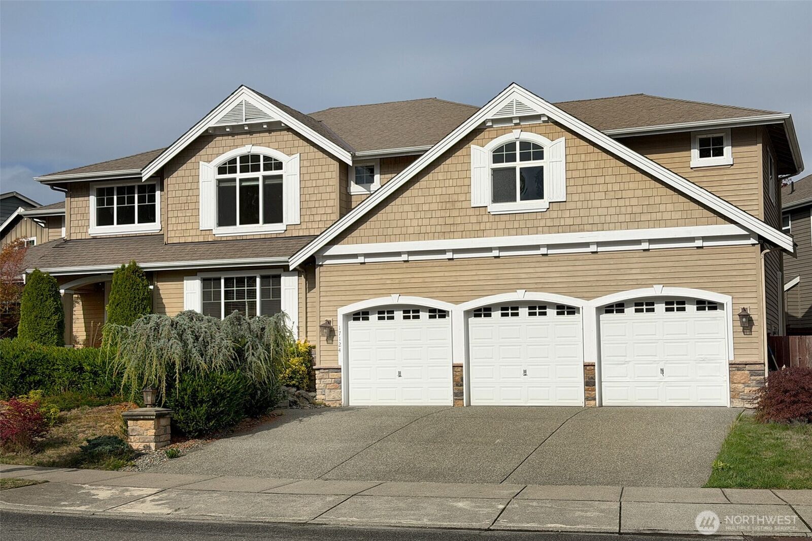 Property Photo:  17124  6th Avenue W  WA 98037 
