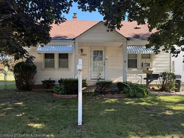 Property Photo: 17116 Russell Avenue MI 48101