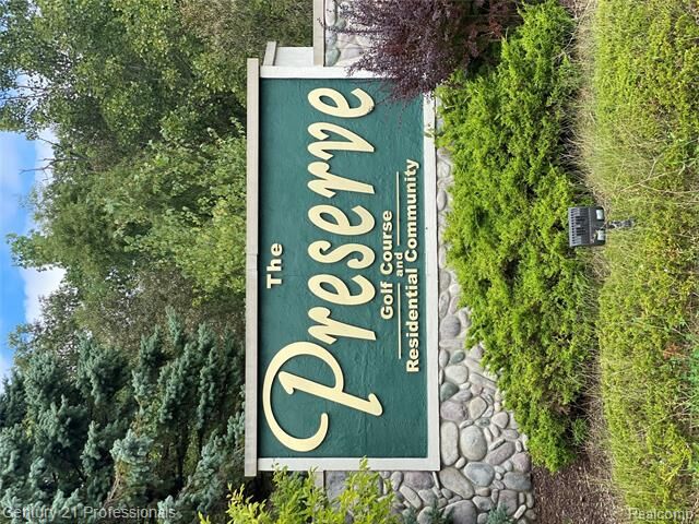 69 Preserve Drive  Fenton MI 48430 photo