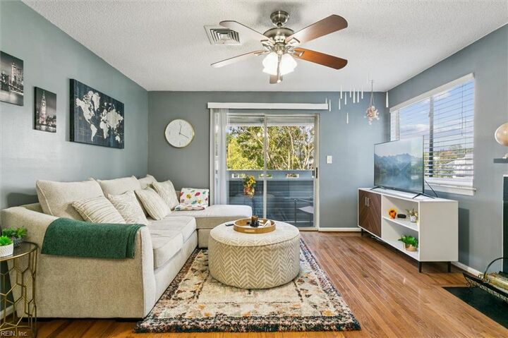 Property Photo: 332 Nantucket Pl VA 23606