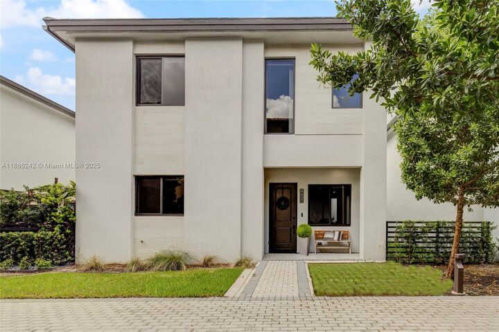 4437 NW 80th Ct  Doral FL 33166 photo
