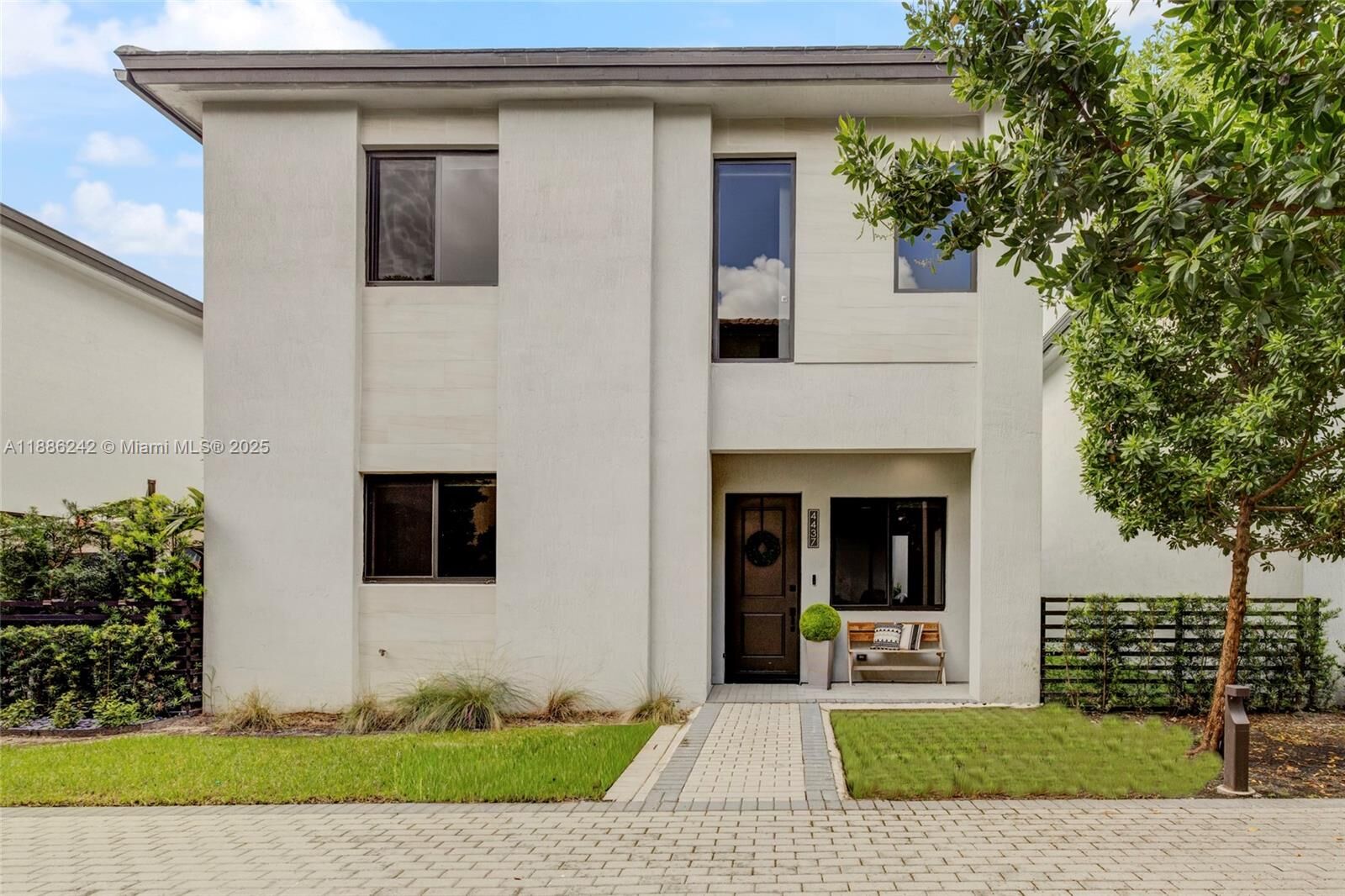 Property Photo:  4437 NW 80th Ct  FL 33166 