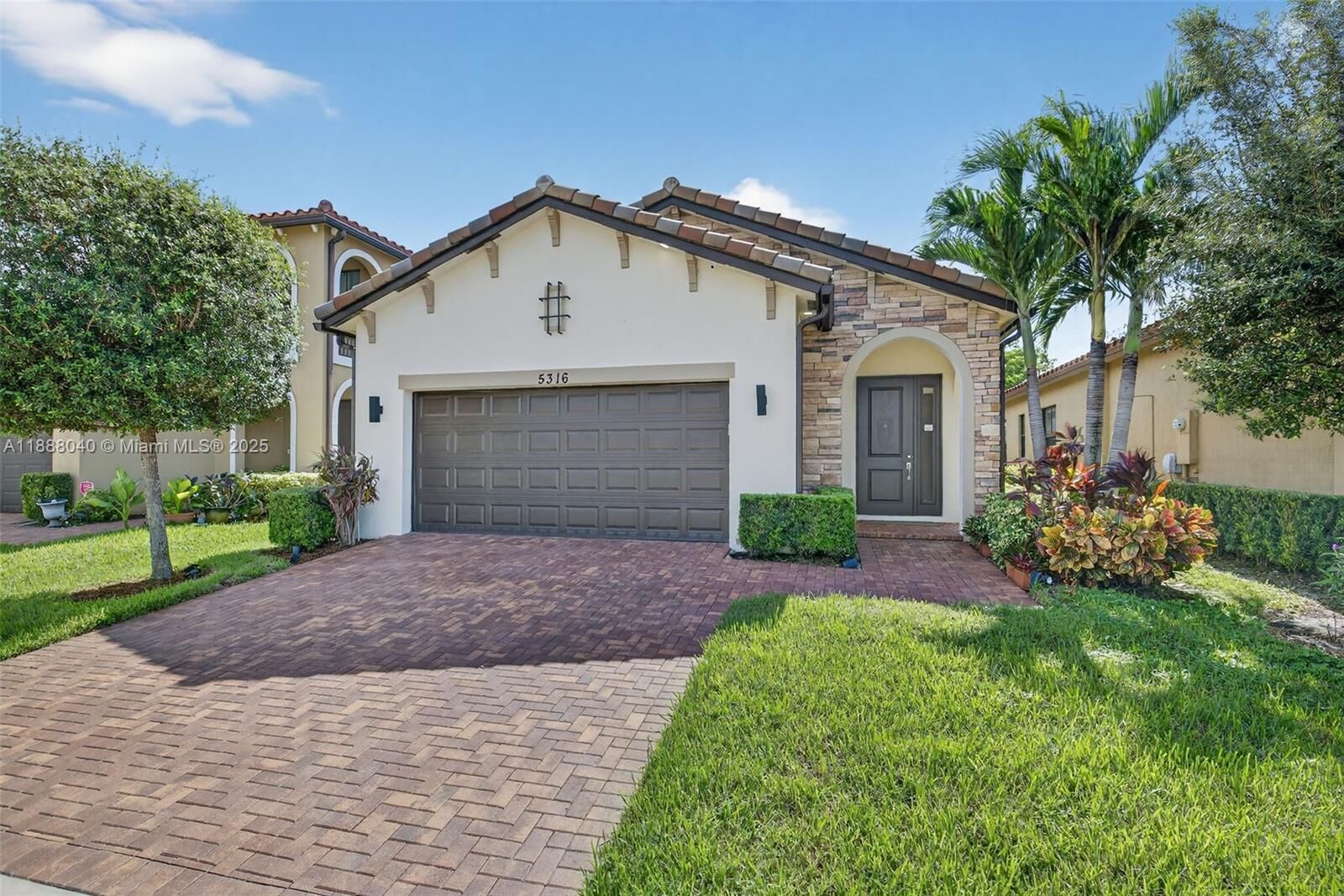 Property Photo:  5316 NW 48th Ln  FL 33319 
