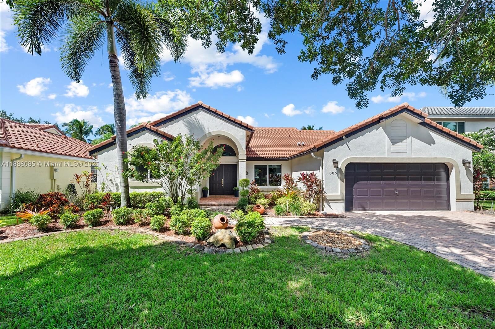 Property Photo:  805 Lake Blvd  FL 33326 